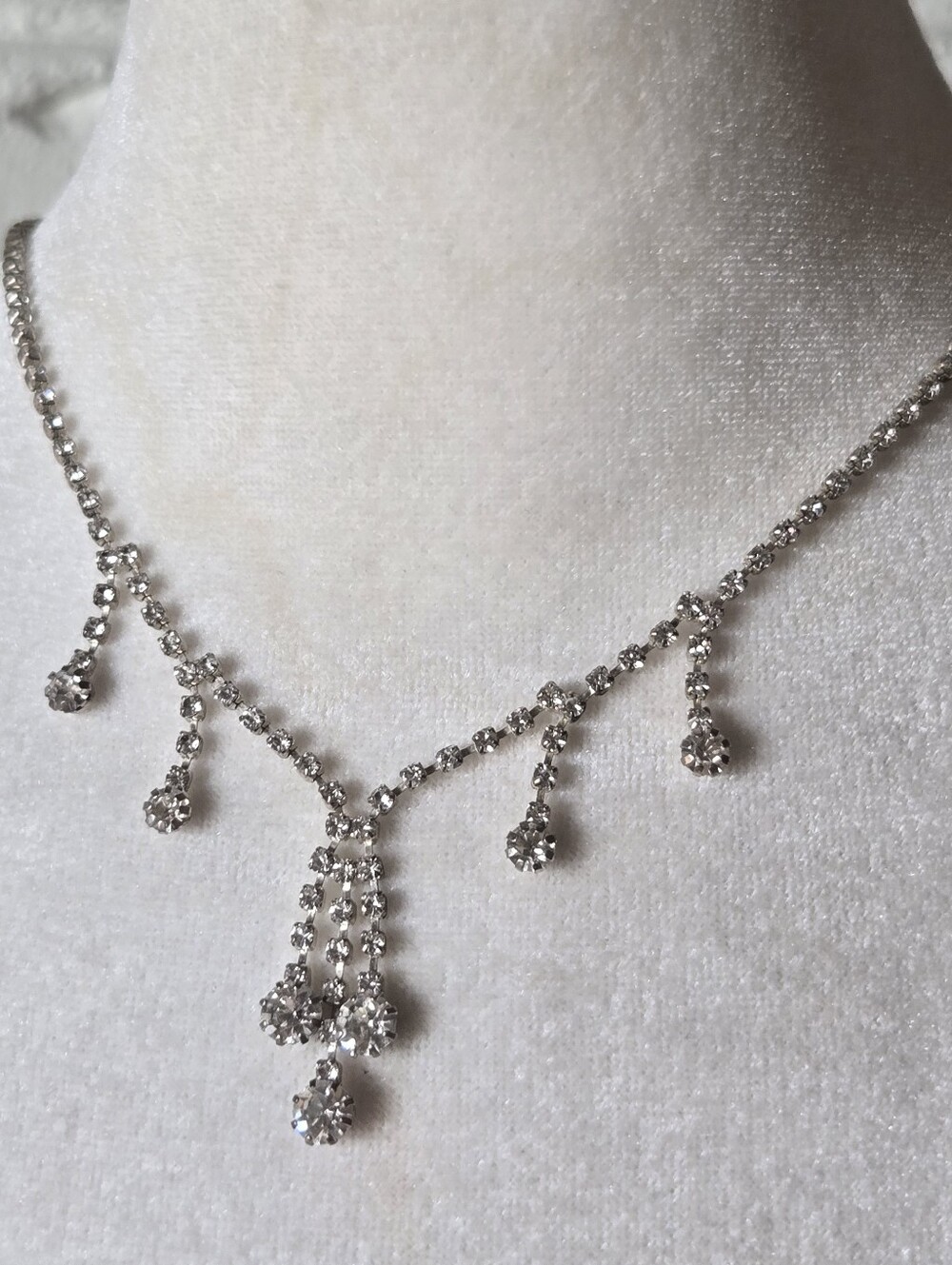 Vtg Dainty Rhinstone & Silver Tone Necklace, Adjustable, 15-20"